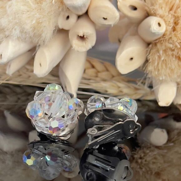 Vintage 1950s stud clip on cluster earrings - Picture 3 of 3